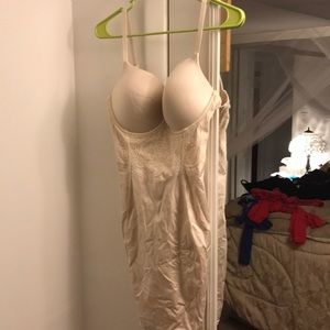 Cream shape wear slip